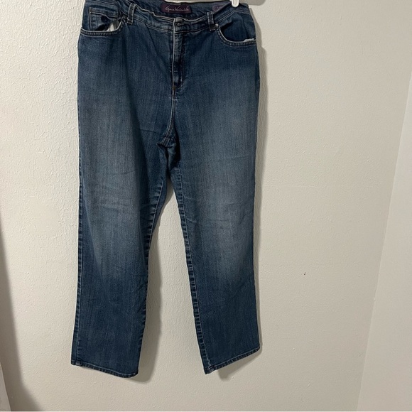 Gloria Vanderbilt Amanda Women’s Size 12 Straight Leg Jeans Everyday Casual - Picture 2 of 7